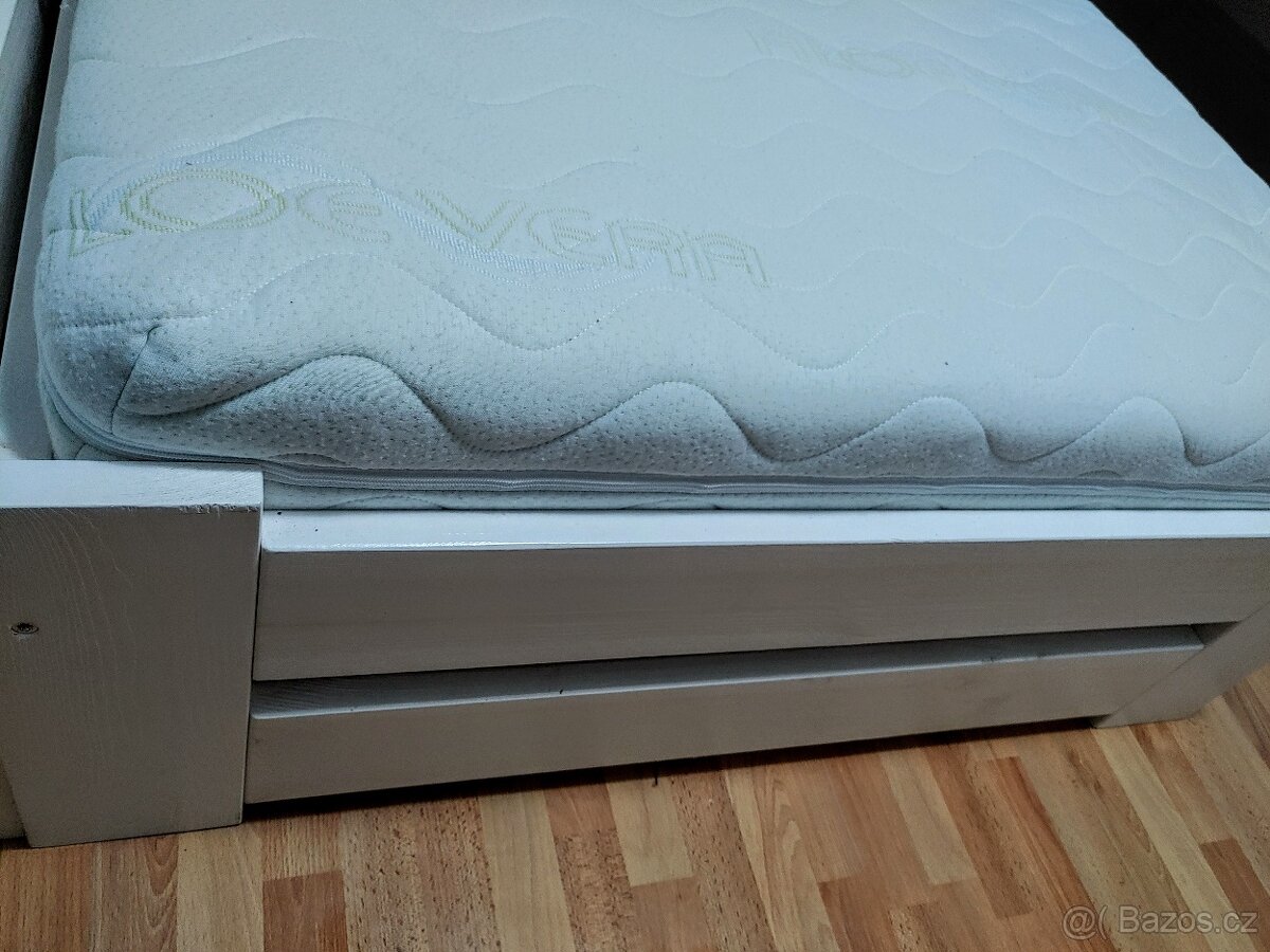 Dvě takřka nové KOMPLET postele