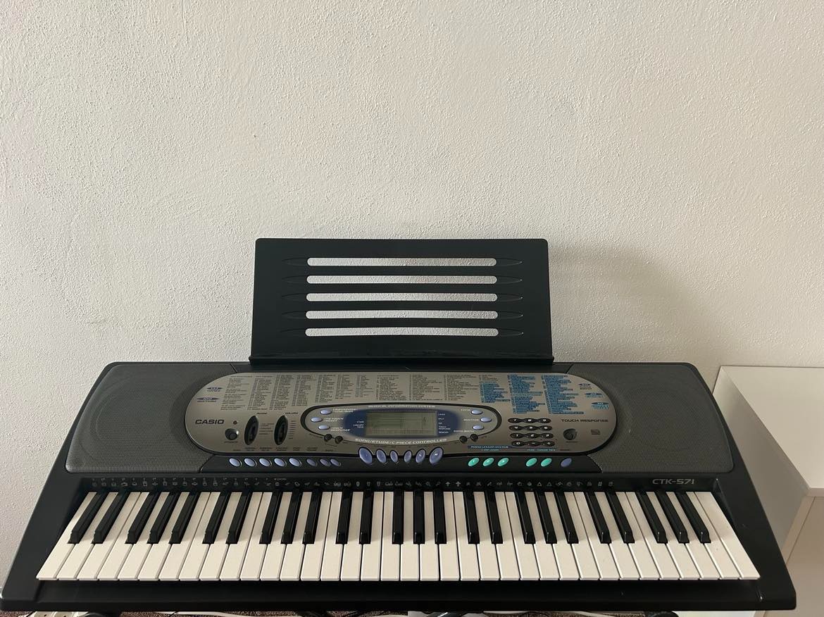 Přenosné klávesy CASIO CTK-571