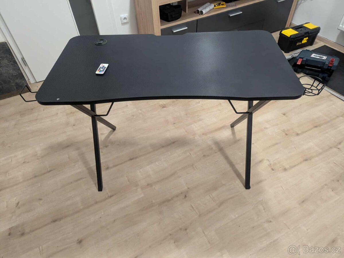 Herní PC stůl