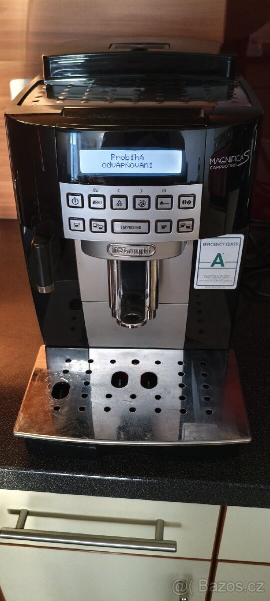 Prodám kávovar DeLonghi Magnifica ECAM 22.360.B