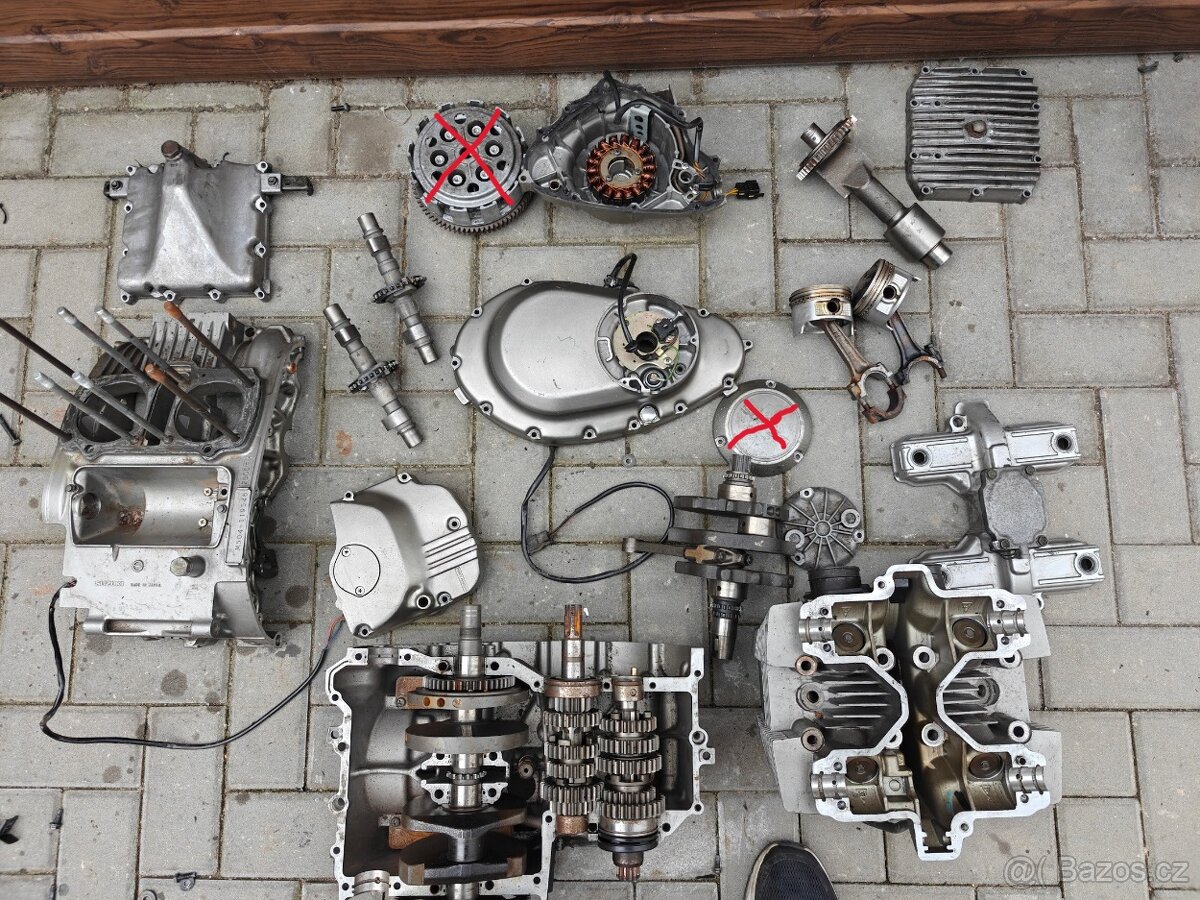 Suzuki GS 500 - motor na díly