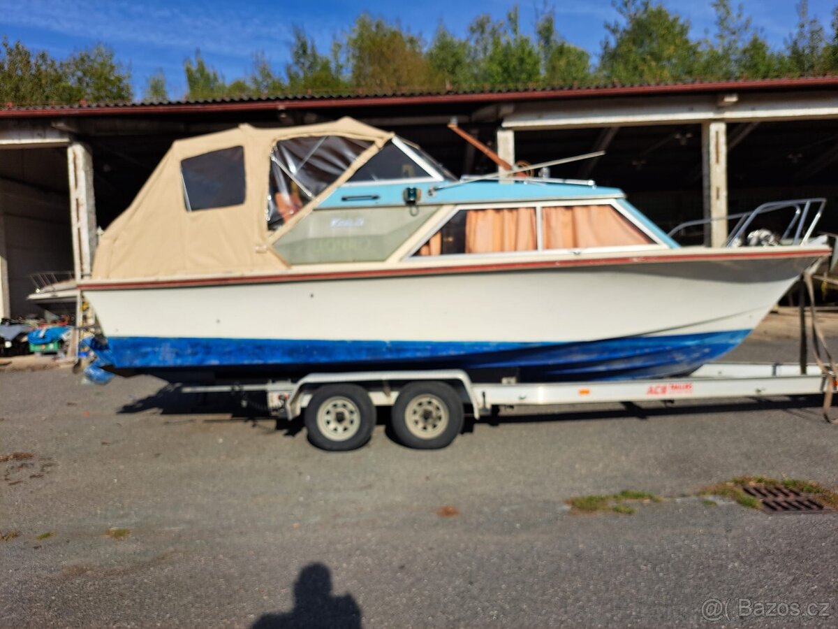 Motorová kajutová loď Windy 24