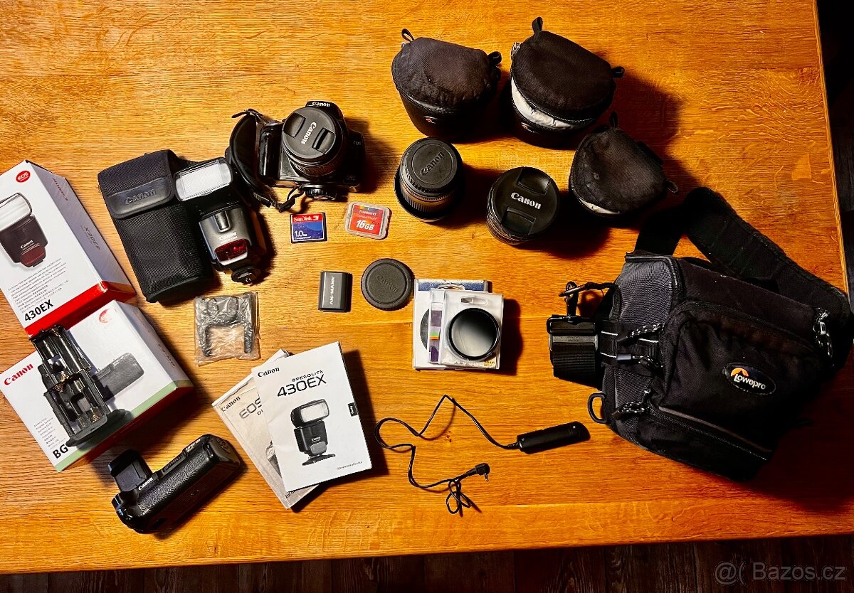 Canon 350 D, objektivy, blesk Speedlite 430, brašny.