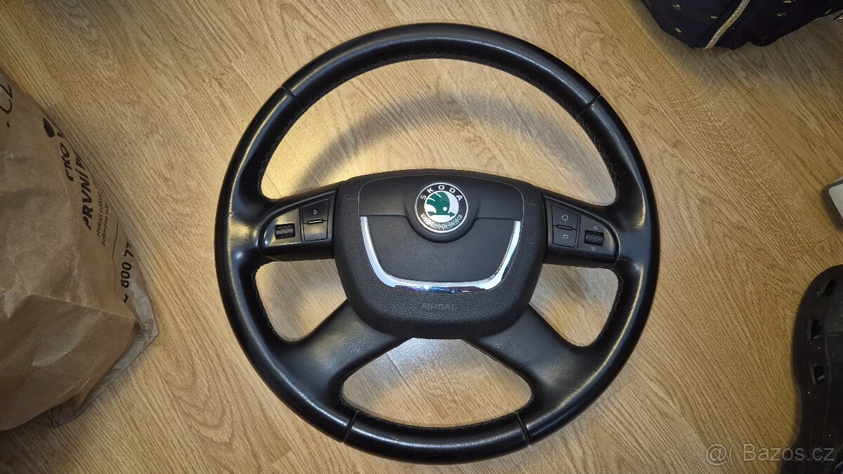 KOŽENÝ MULTIFUNKČNÍ VOLANT ŠKODA OCTAVIA 2