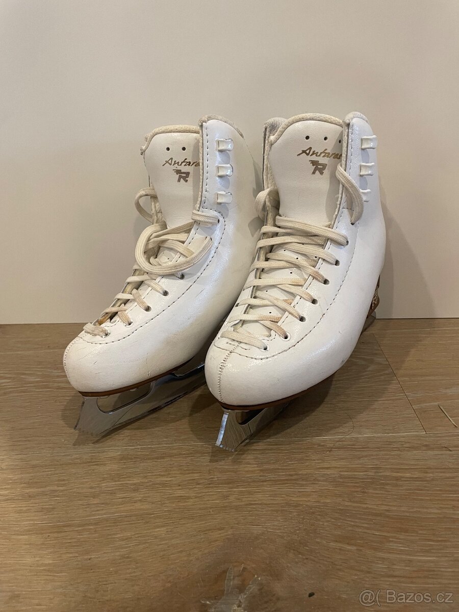 Dětské brusle na krasobrusleni Risport