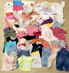 Balík oblečení na holčičku velikost 6-12 měsíců 50ks