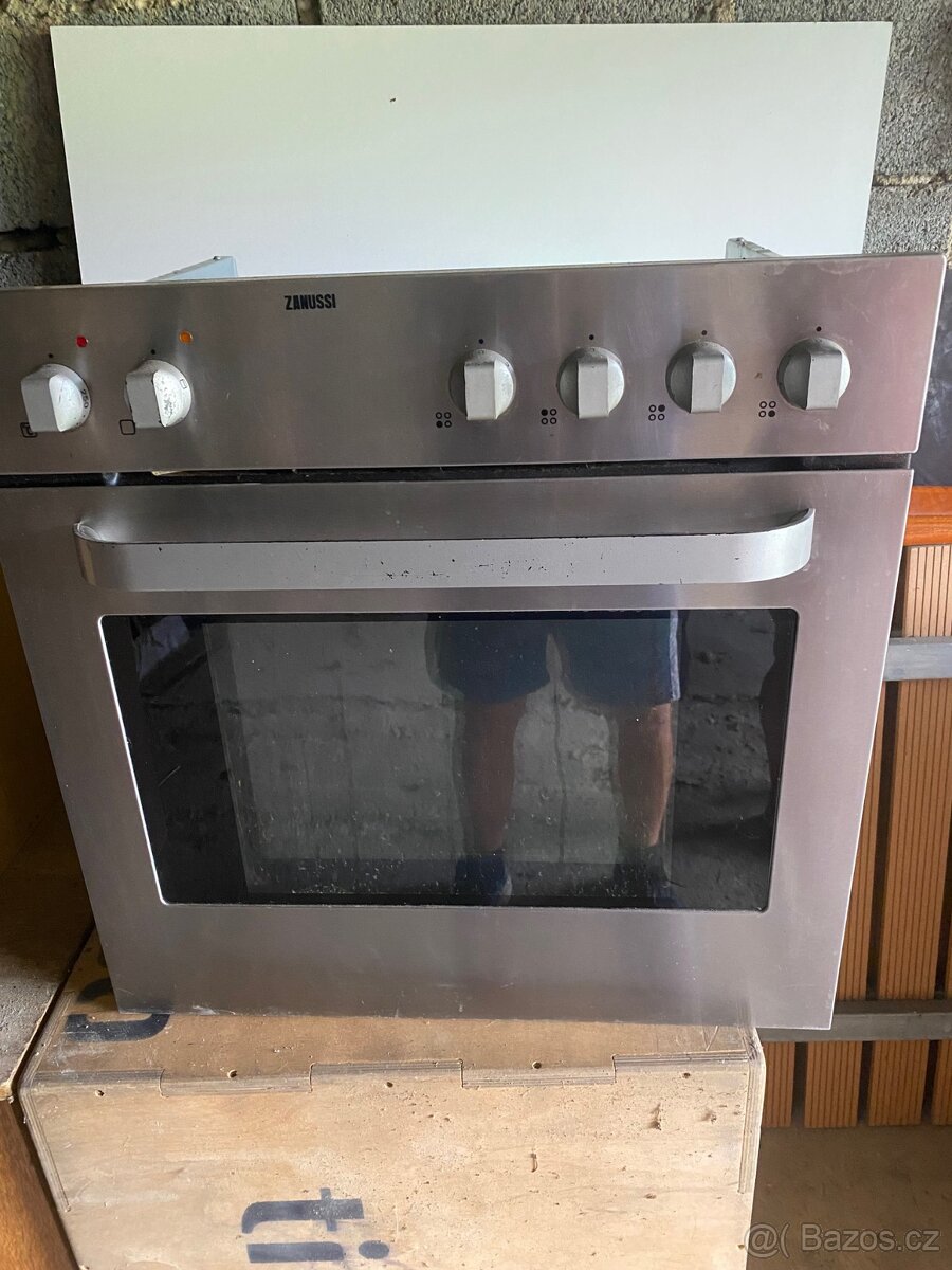 SET- ELEKTRICKÁ TROUBA + SKLOKERAMICKÁ DESKA -ZANUSSI