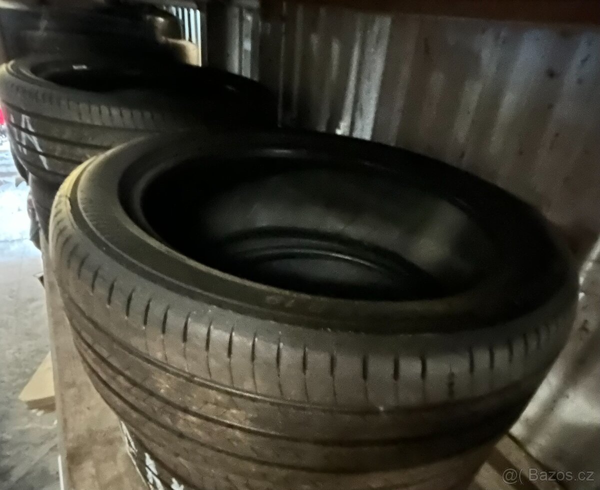 MICHELIN 225/45/r19