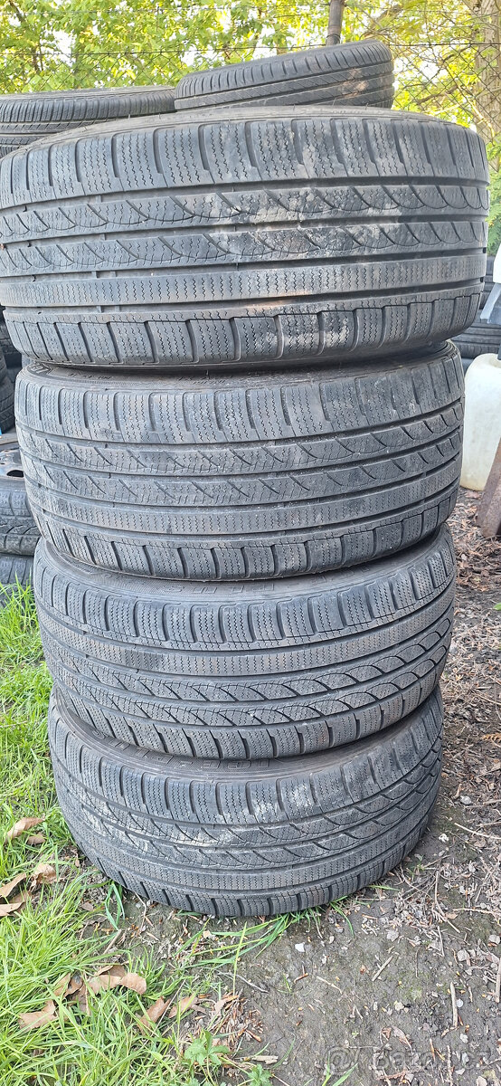 205/40 R17