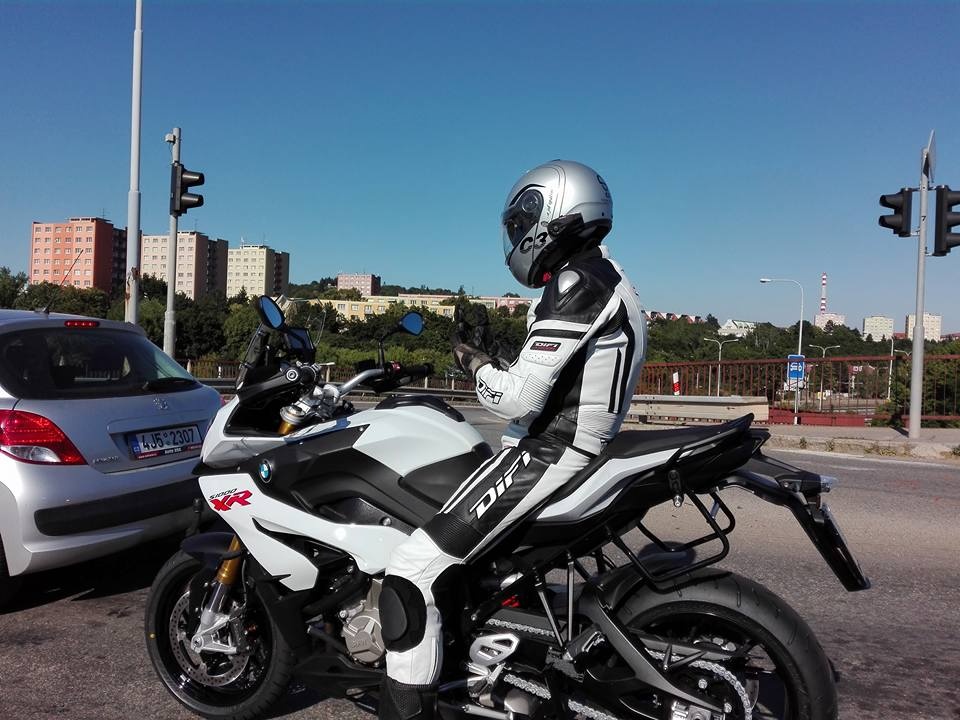 BMW S1000XR