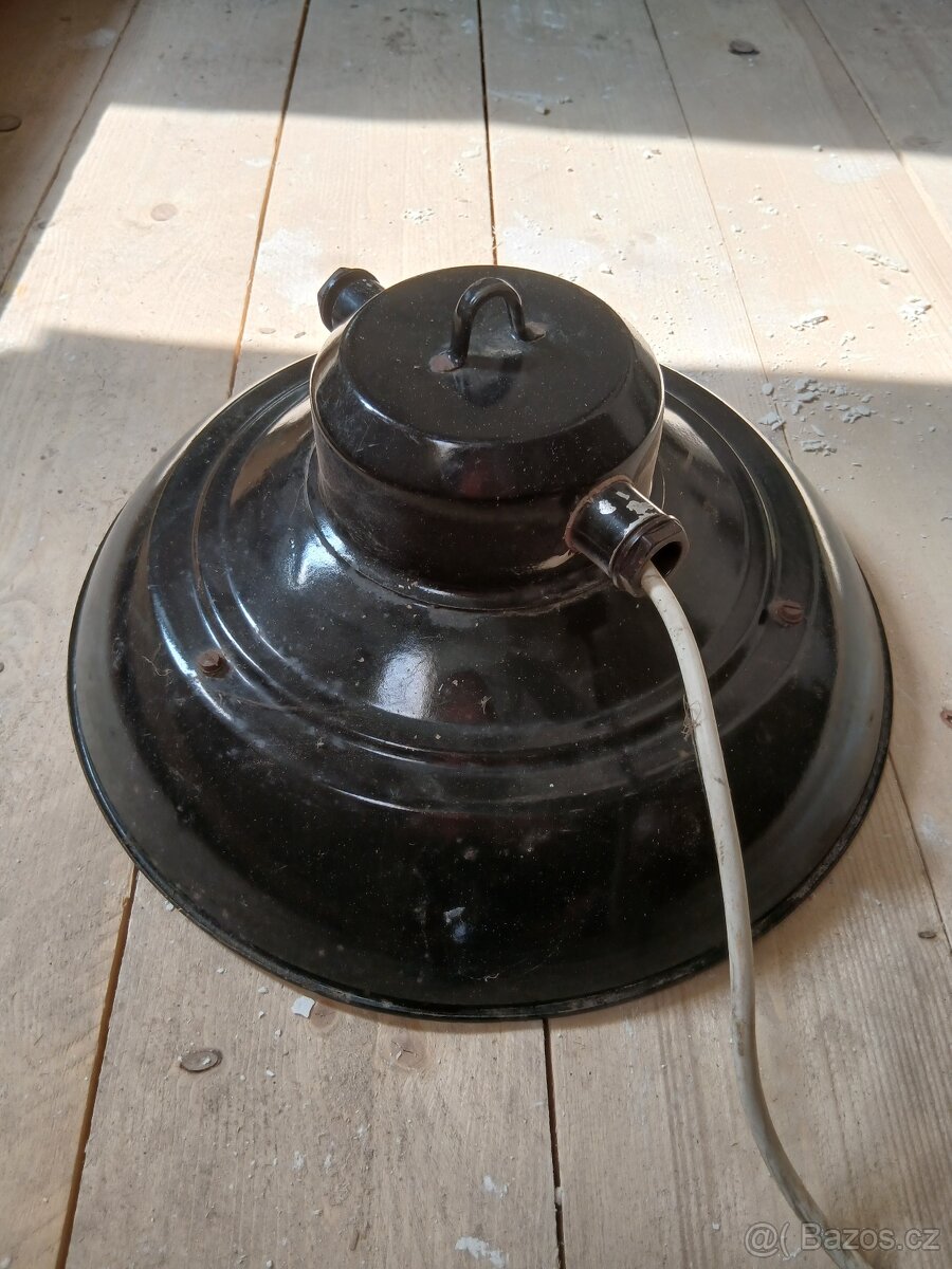 Smaltovaná lampa
