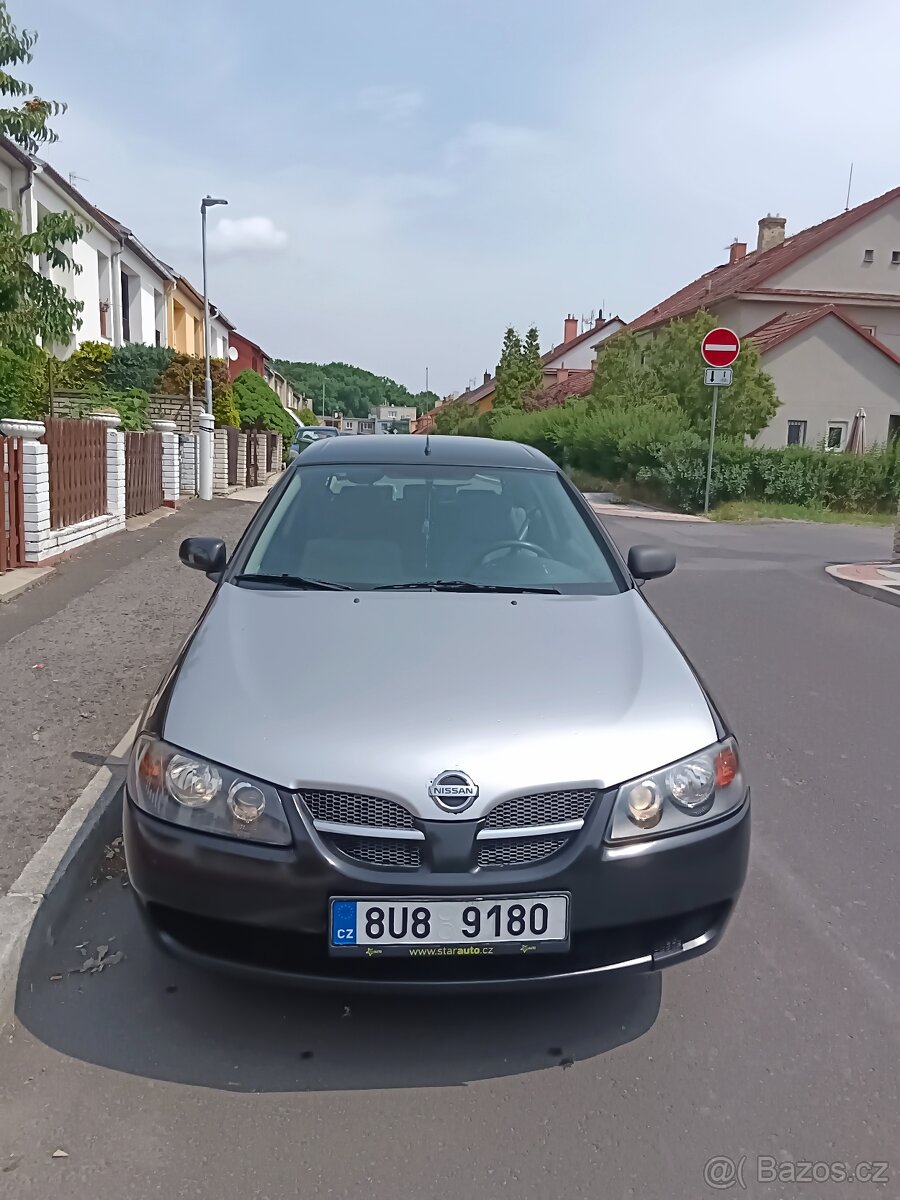 Nissan Almera