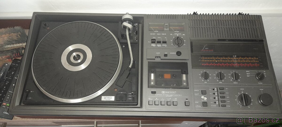 gramofon Schneider TS 2025.