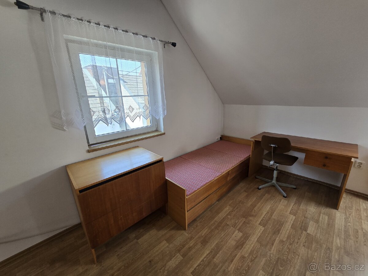 Nábytek do studentského pokoje