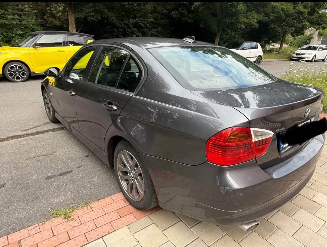 BMW E90 320D