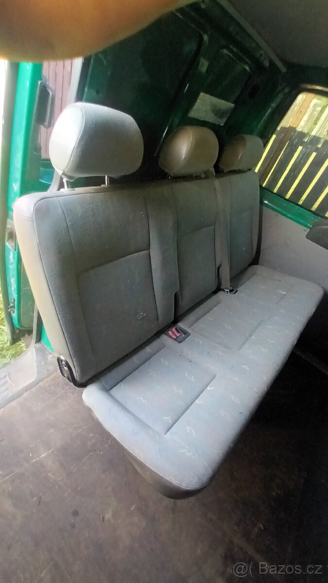 VW Transporter T5 - sedačka