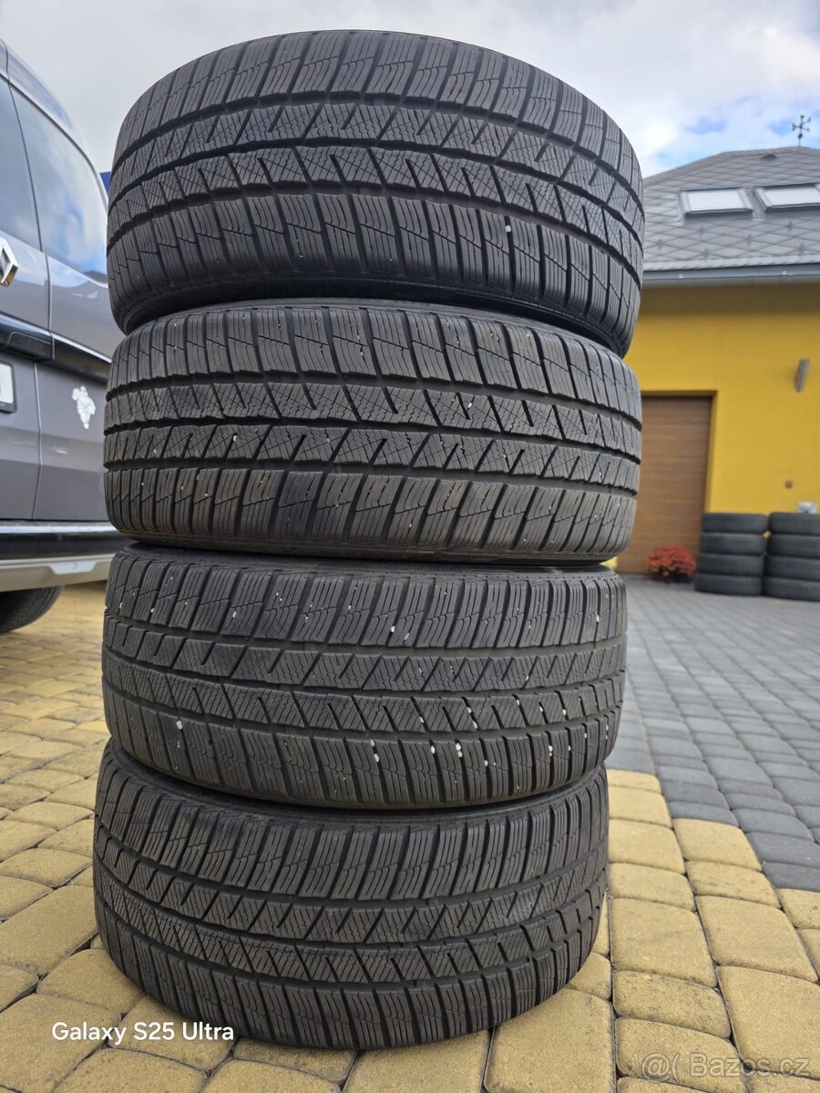 Sada zimních pneu 225/40 19" Barum Polaris 5