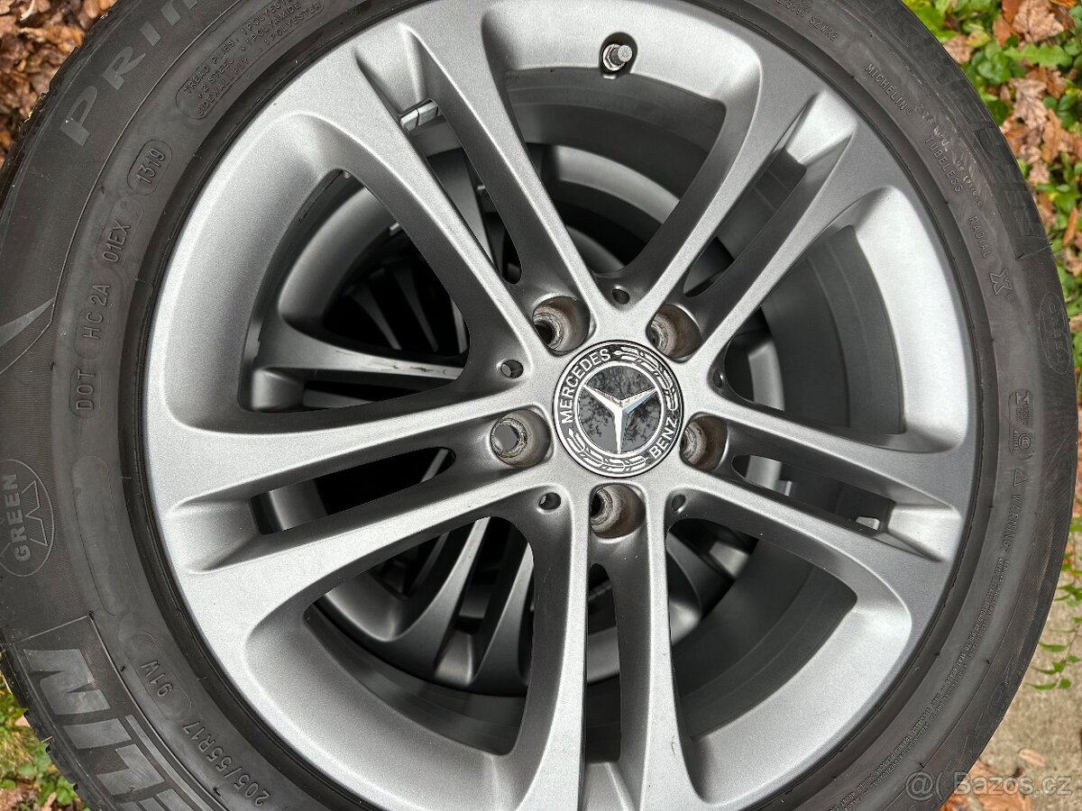 Alu kola Mercedes třídy A W177 R17 letní top stav