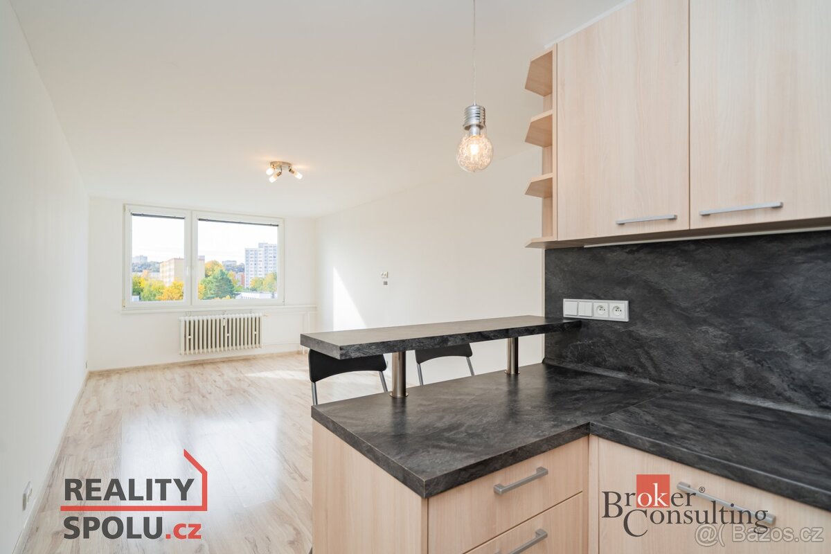 Podnájem, byty/2+kk, 51 m2, Tobrucká 702/3, 16000 Praha, Hla