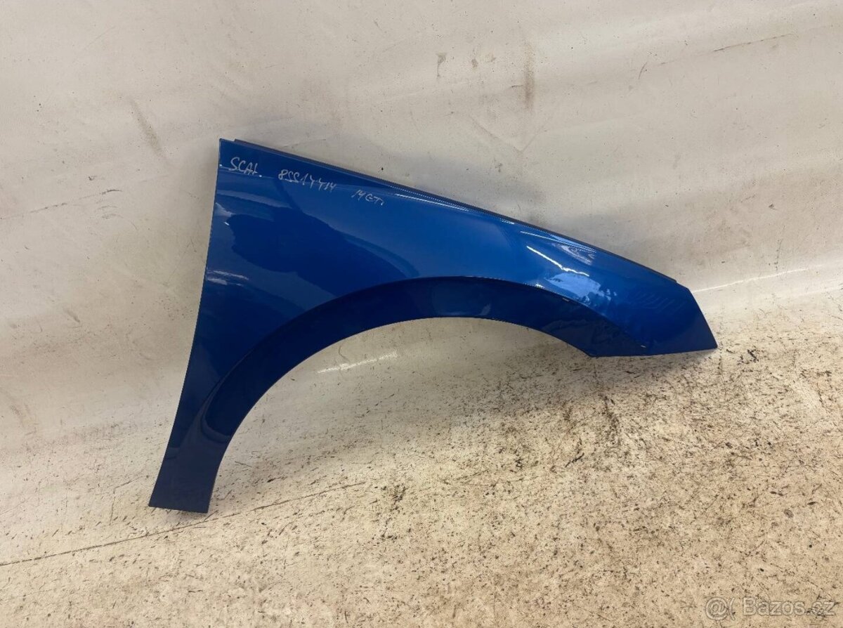 Přední pravý blatník Škoda Scala modrá