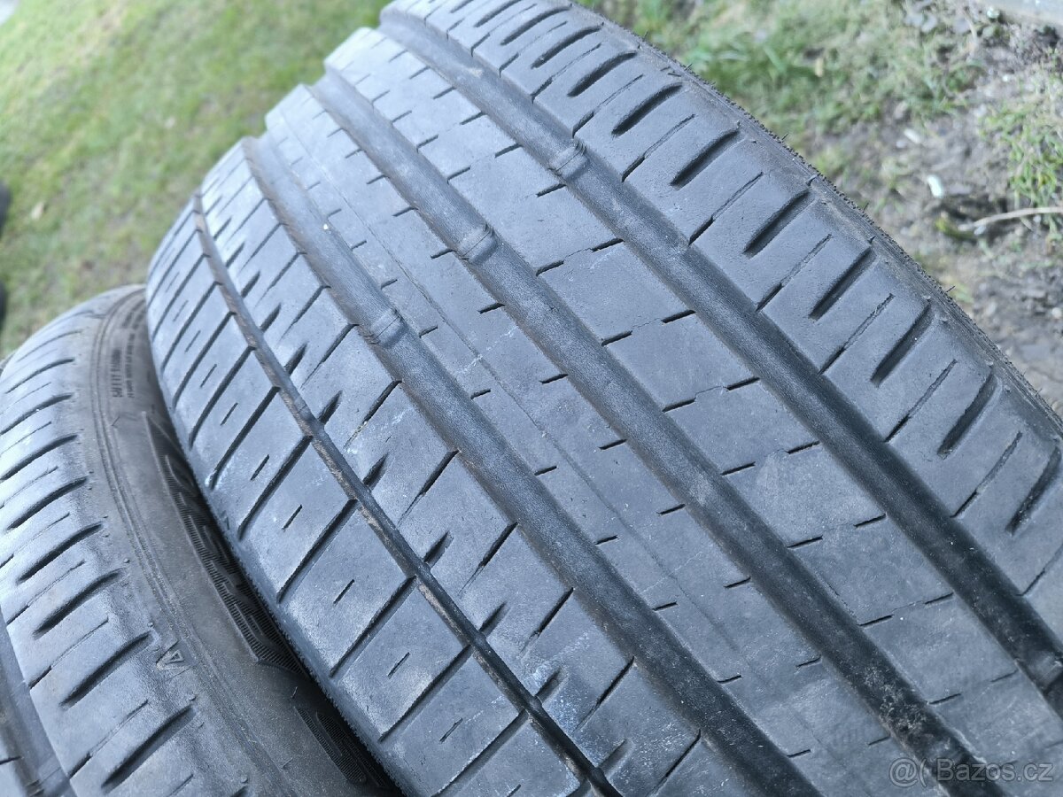 Falken 245/40/19