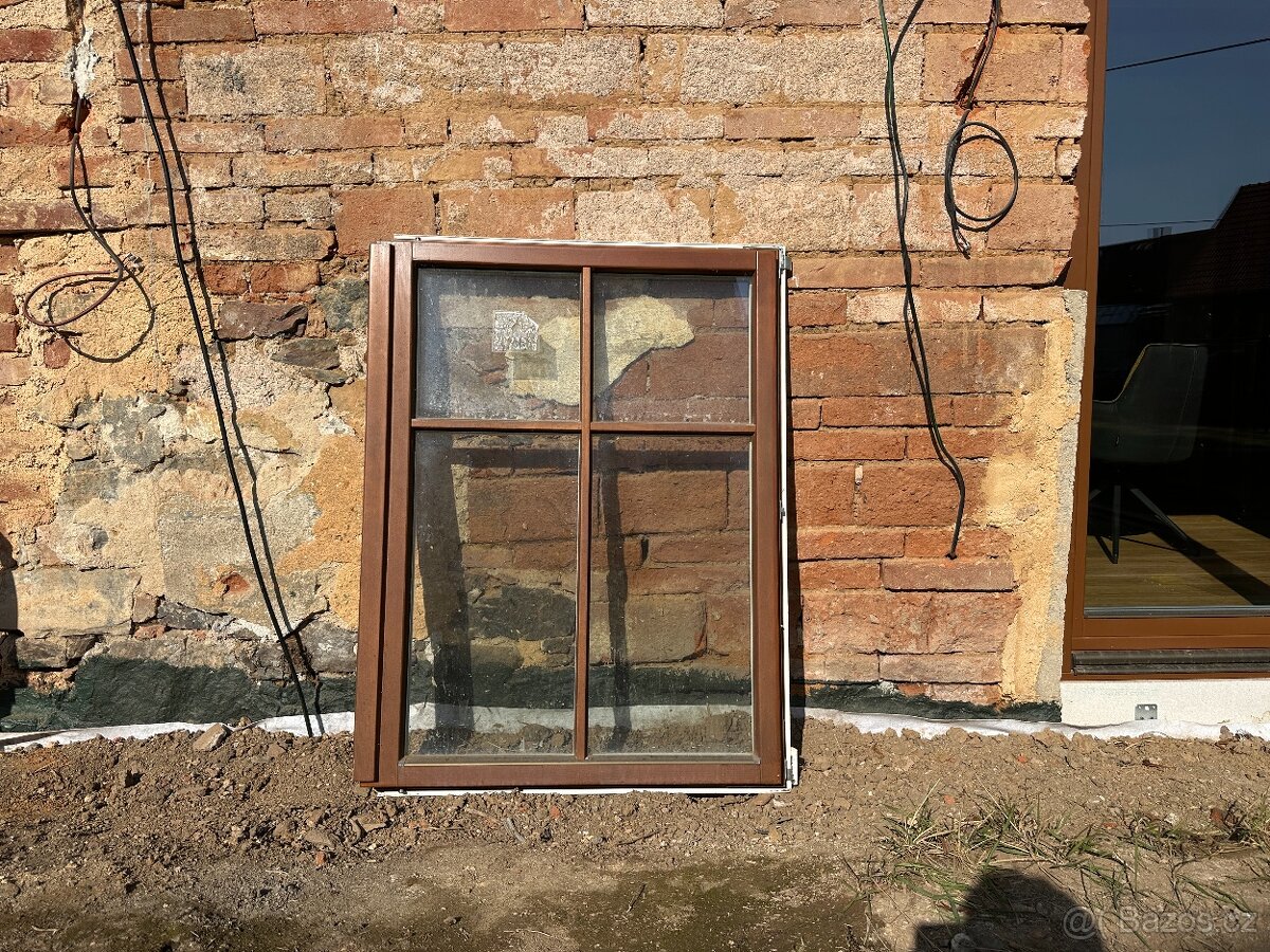 Dřevěná dvoudílná okna