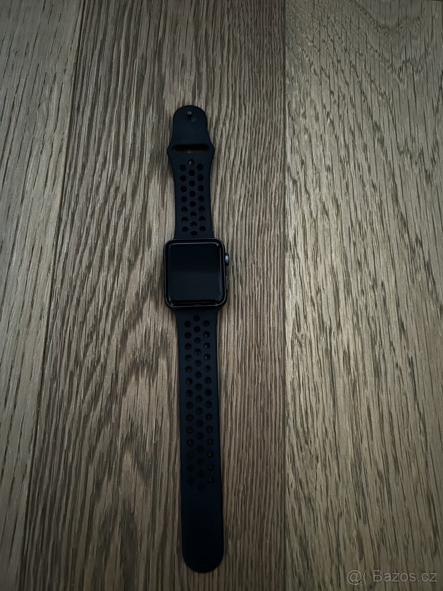 Apple Watch 3 - černé