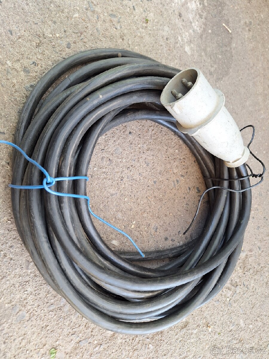 Gumový měděný  kabel   16 metrů
