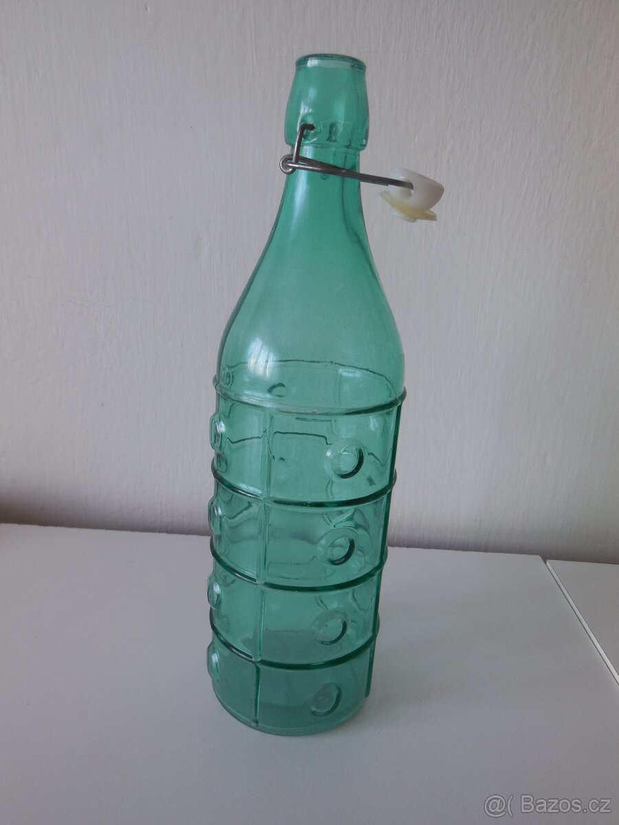 Dekorativní skleněná láhev 1080 ml.