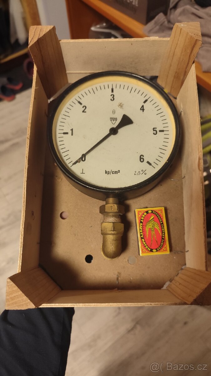 Manometr Prema