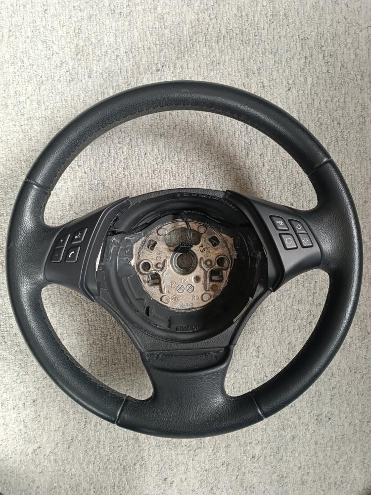 pěkný volant BMW E90 nebo X1
