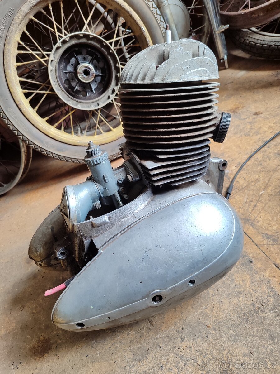 Motor Jawa 250/353