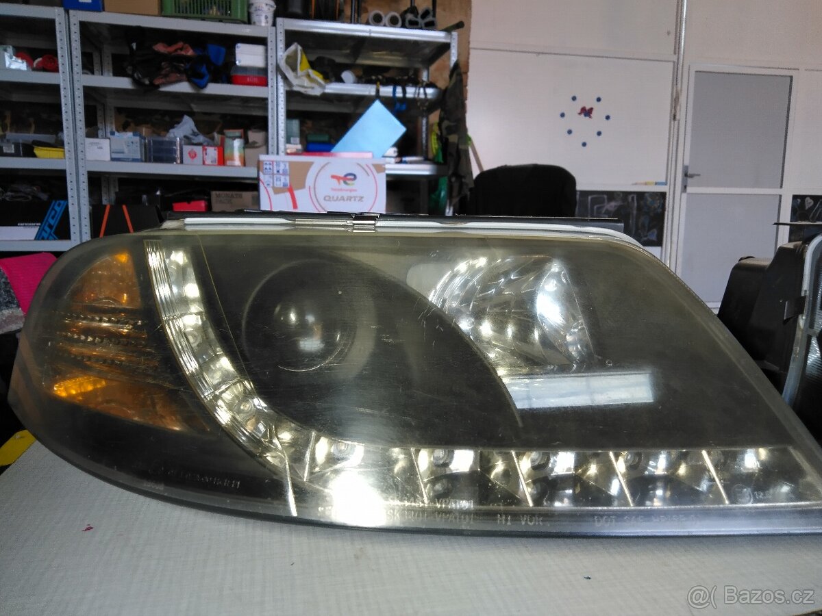 Přední světla s LED denním svícením Passat B5.5