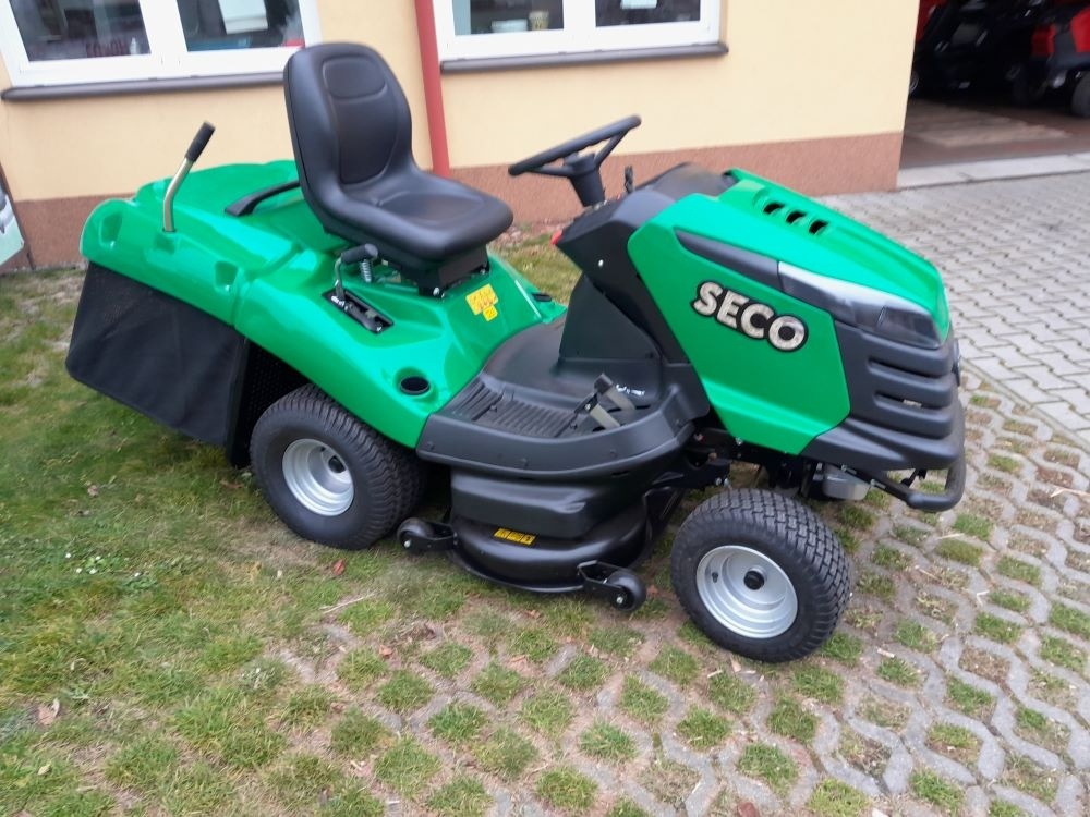 Seco Starjet P4 Speciál - zahradní traktor