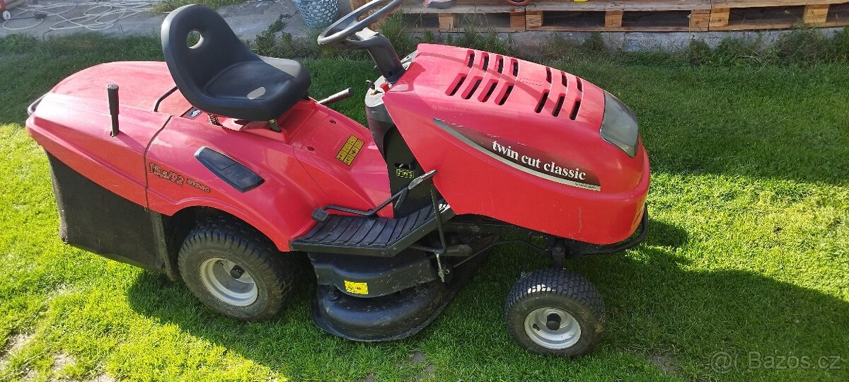 Zahradní traktor