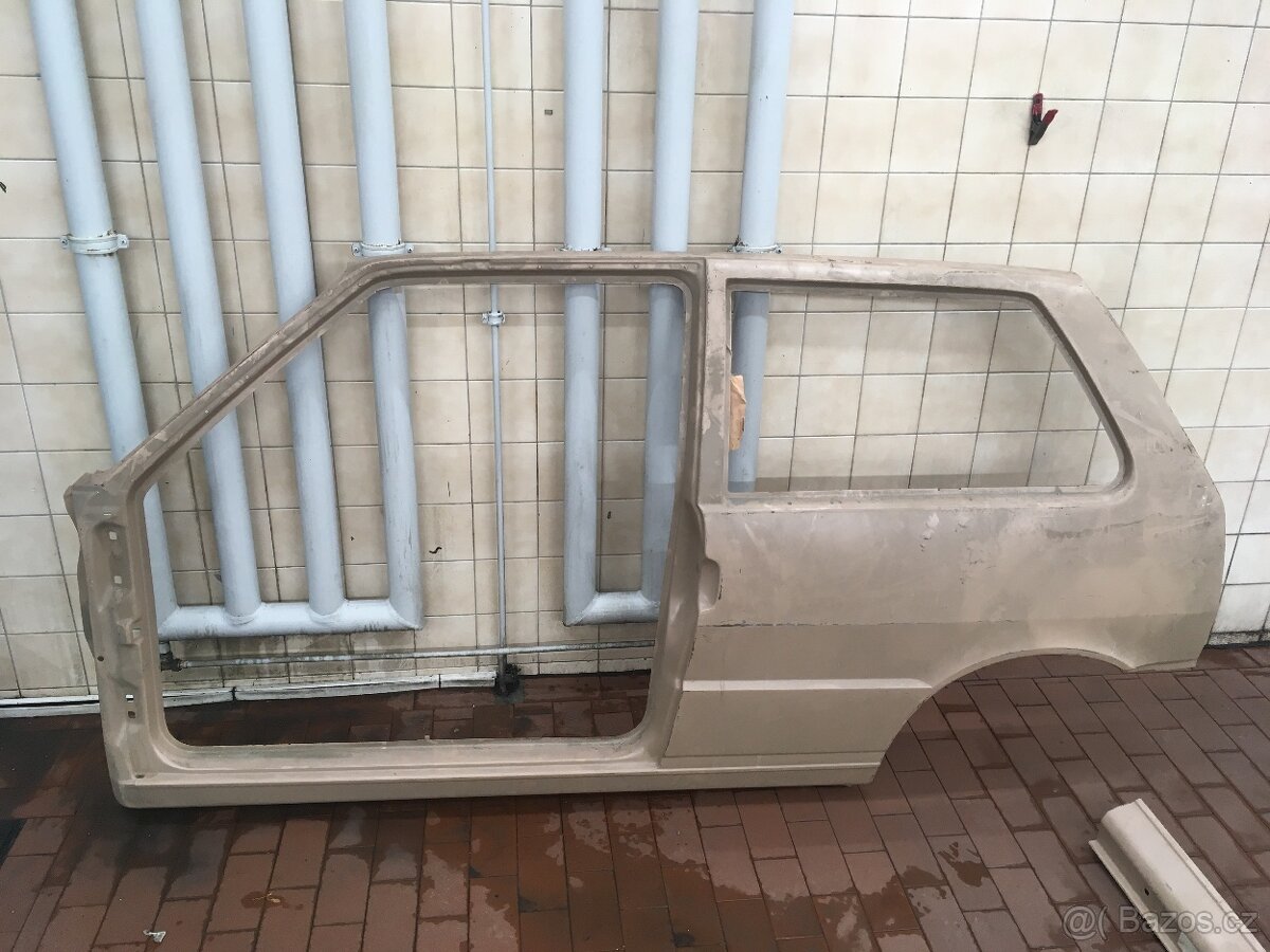 Prodám díly karoserie Fiat UNO