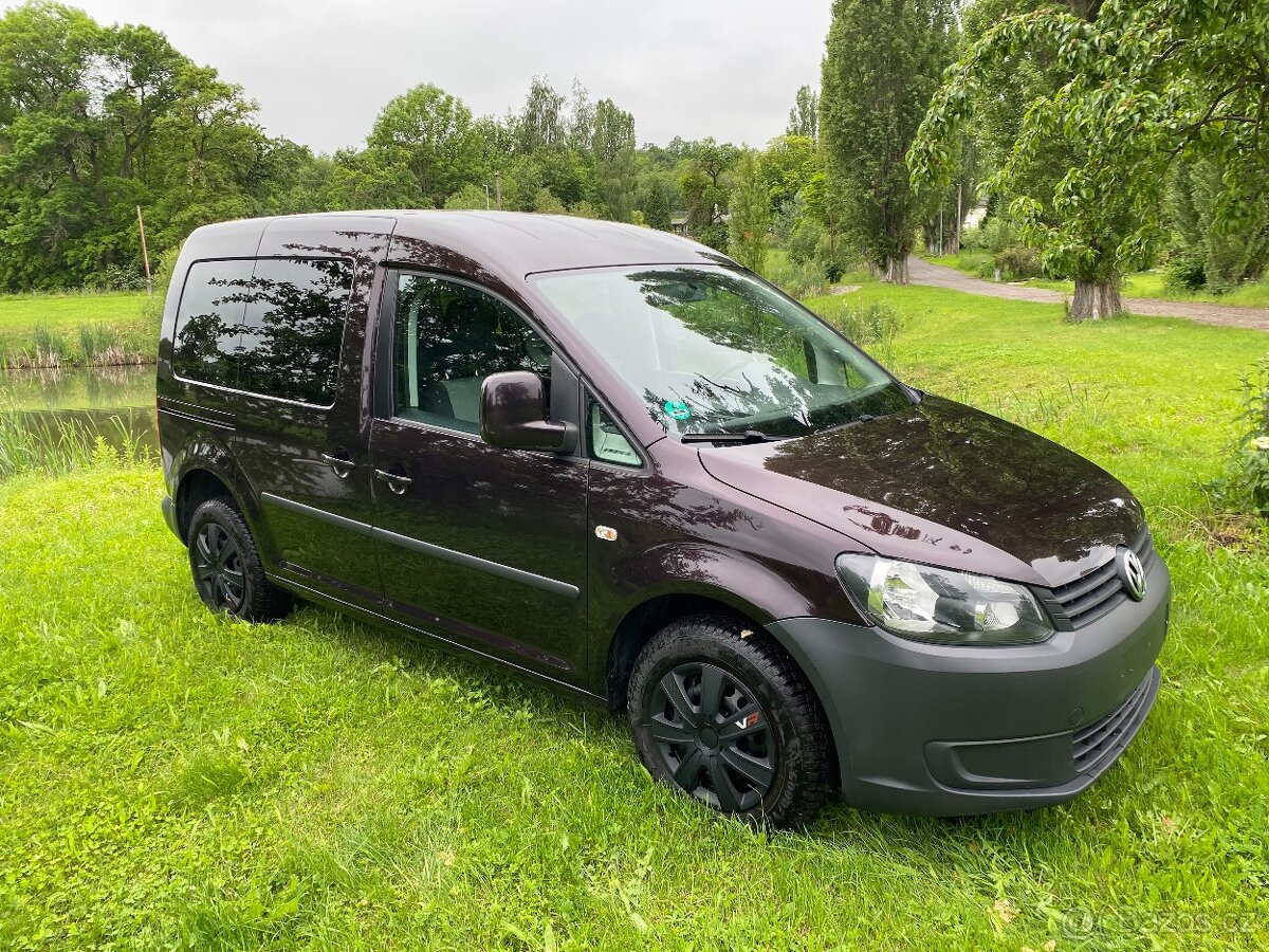 VW Caddy 1.6Tdi/55kw,rok 6/2014 naj:227tkm NAVIGACE