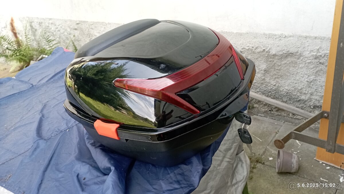 Kufr na motorku cca 30l