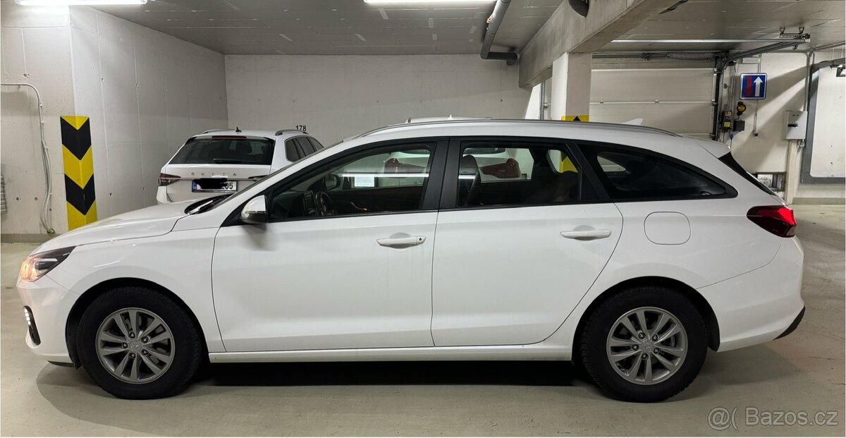 Prodám Hyundai i30 1.6 CRDi, automat, r.v. 2021, bílé barvy