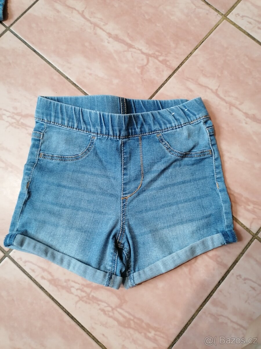 Dívčí riflové kraťasy vel. 110 zn. HaM