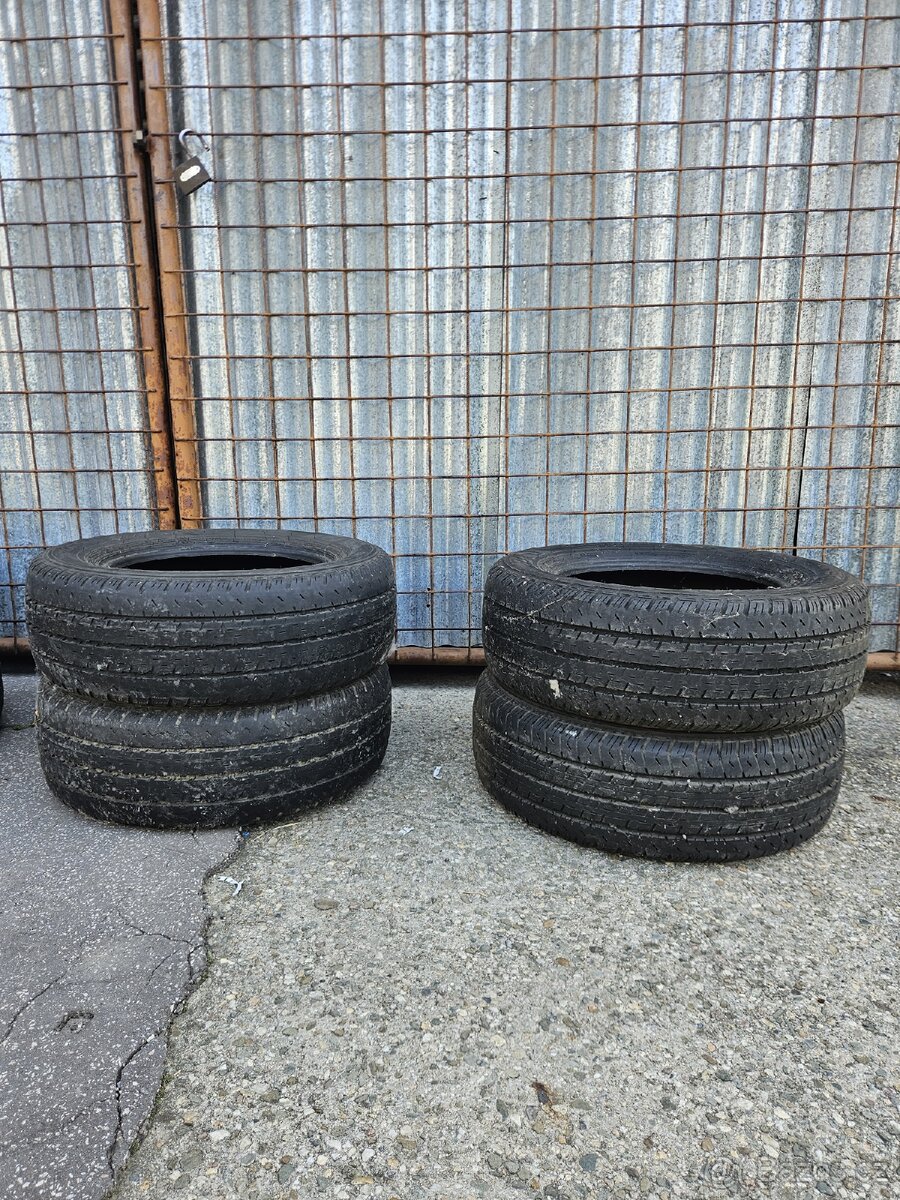 225/65 R16C Nokian 6ks - prodám i jednotlivě