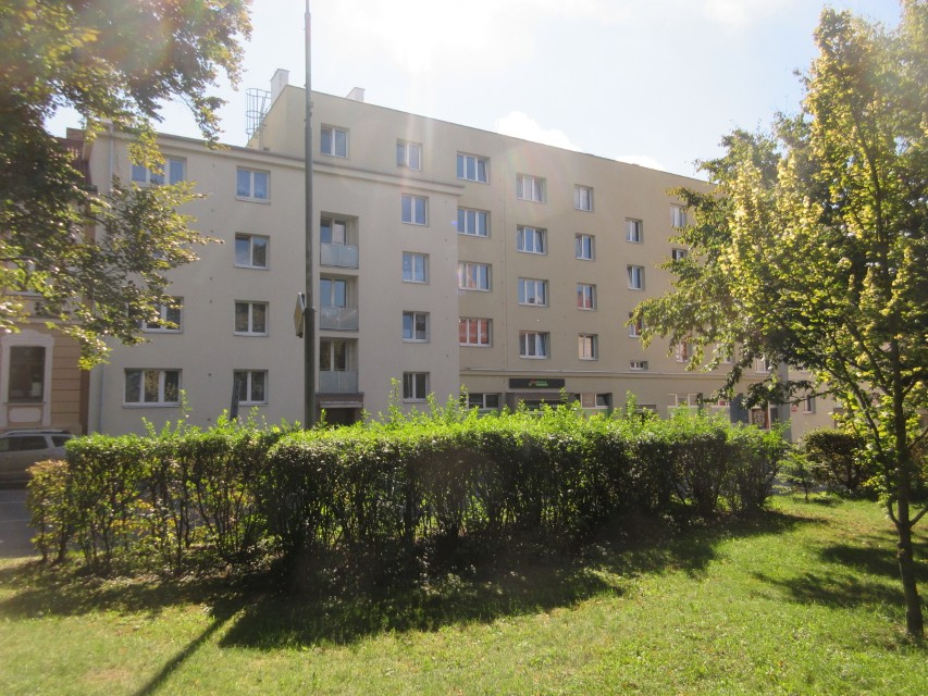 NA PRODEJ - ZDĚNÝ BYT 2+1+2x SKLEP, PÍSEK - MÍROVÉ NÁMĚSTÍ