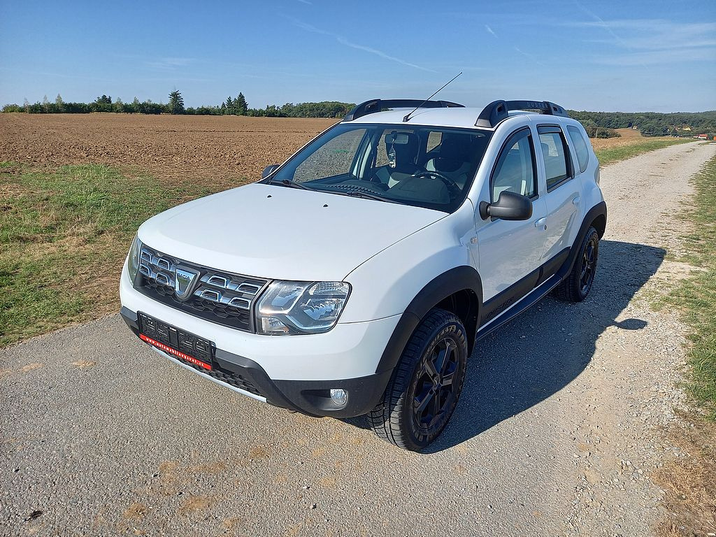 Dacia Duster 1.6i klima+alu.kola+4x4+ČR