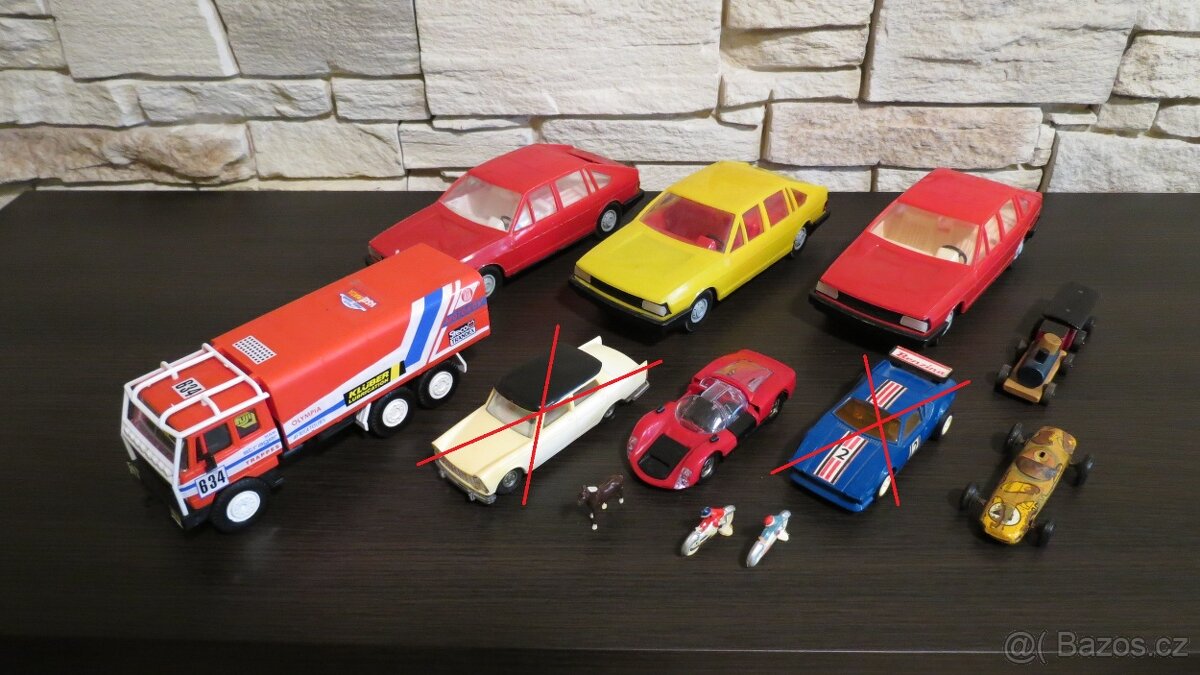Staré hračky, autíčka Tatra 815, Liaz, Monti System, Anker.