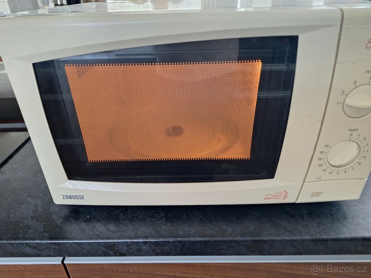Mikrovlnná trouba Zanussi