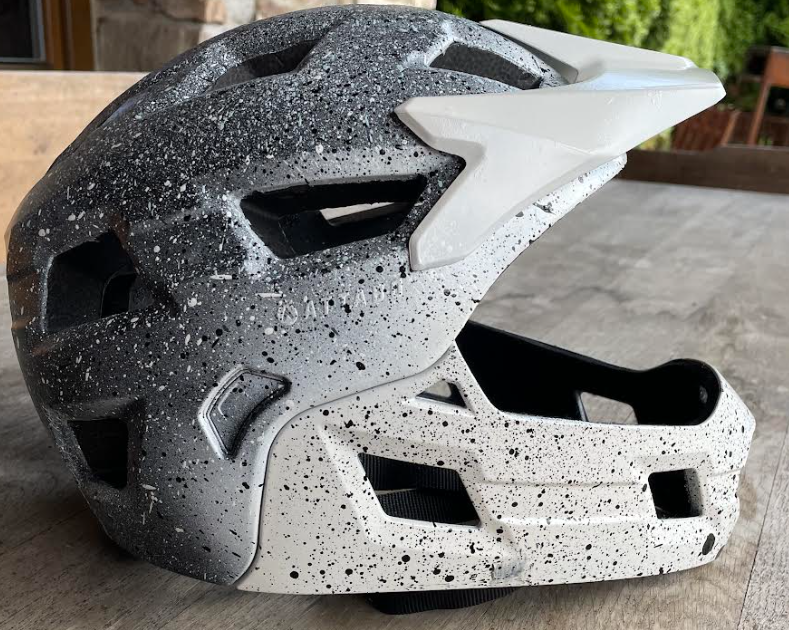 Designová helma / přilba / cyklo / moto