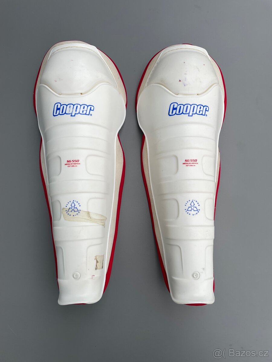 Hokejové chrániče na holeně