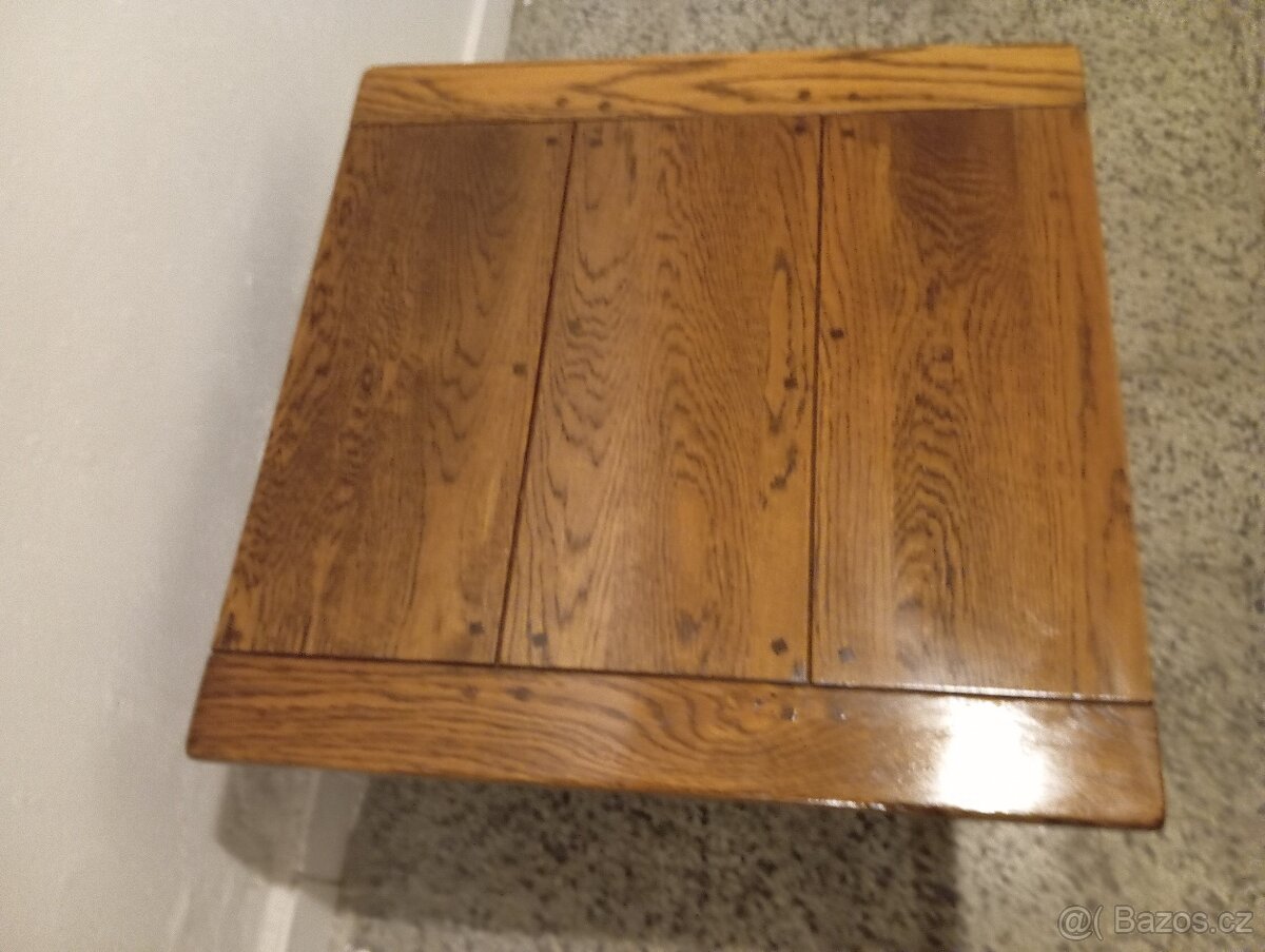 Konferenční stolek