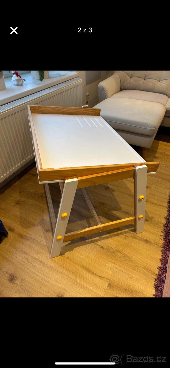 Dětský kreslící stůl i se stoličkou