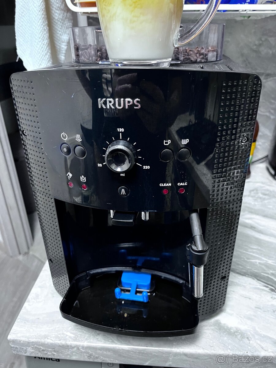 KRUPS EA810870 Essential Roma – plně funkční kávovar